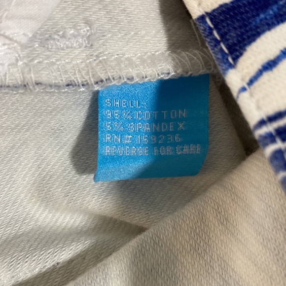 J. McLaughlin, Size 0 Blue and White print stretch Jeans - Picture 8 of 9